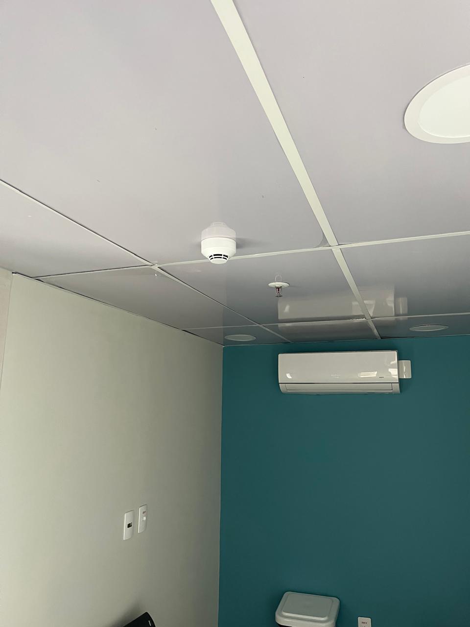 DETECTOR DE FUMAÇA E SPRINKLER - UNISUAM